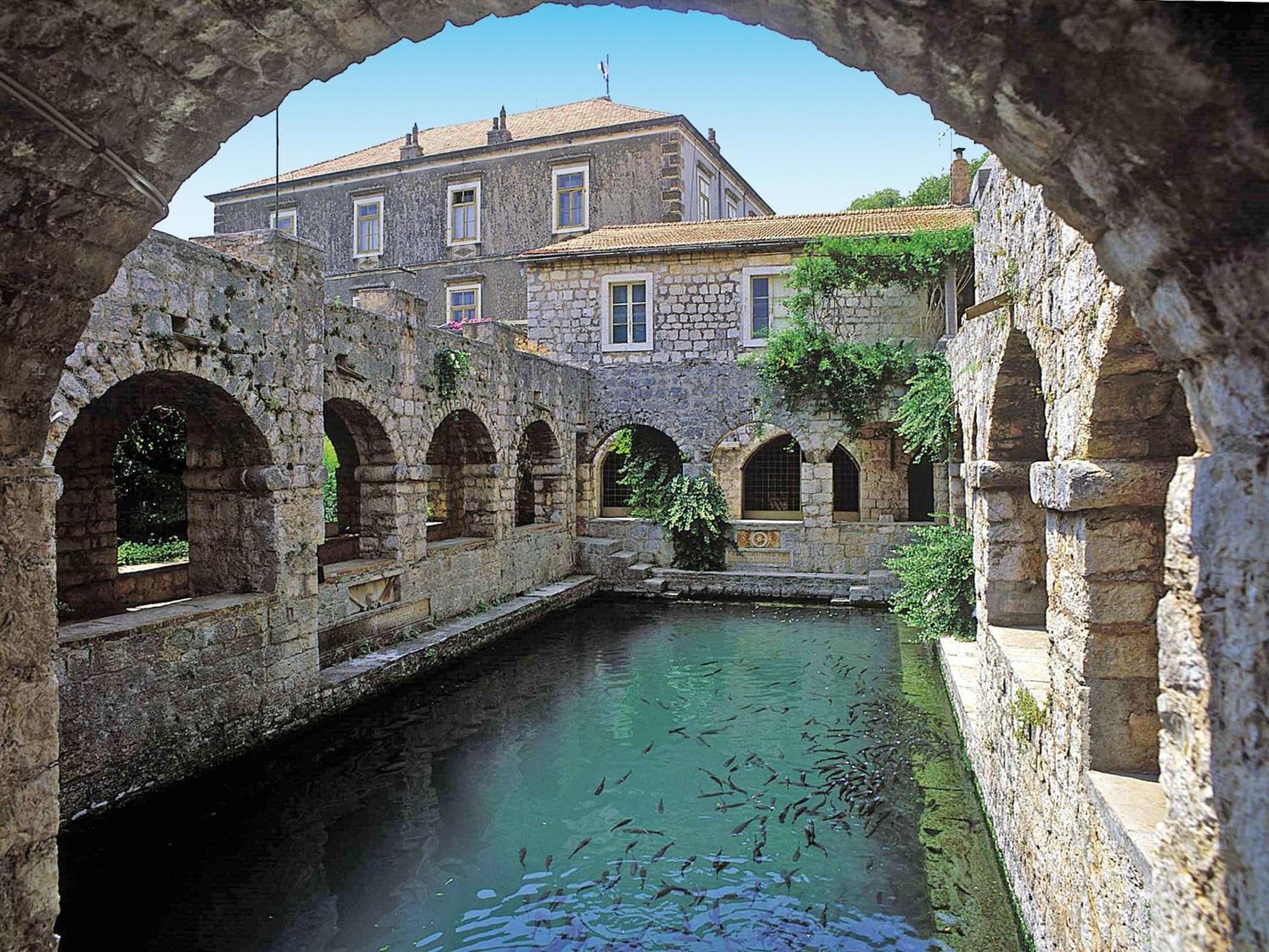 Rade 3* Stari Grad (Hvar)
